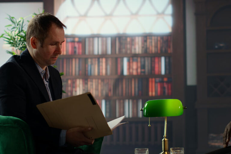 118595 Attorney explaining California criminal charges to a client