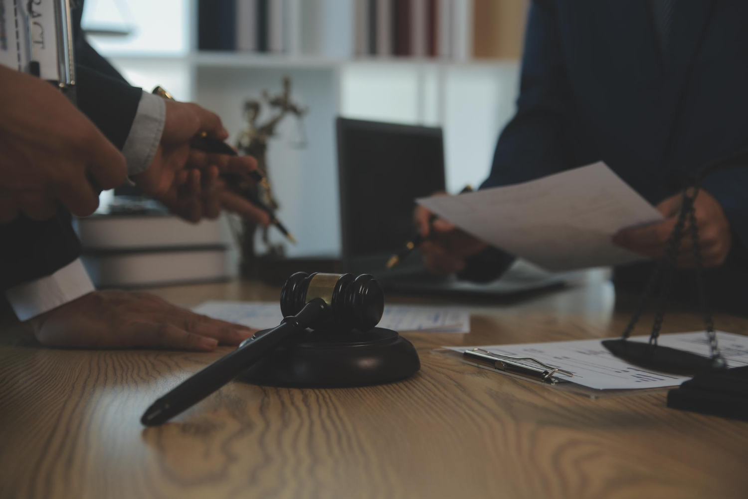 57456 Attorney explaining legal rights for California criminal charges to a client